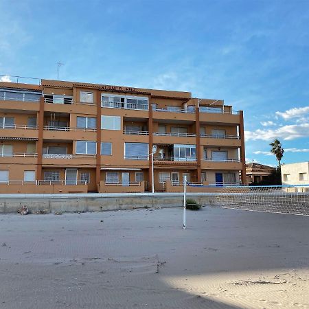 Beachfront Apartment With A Terrace Mareny Barraquetas Exterior foto